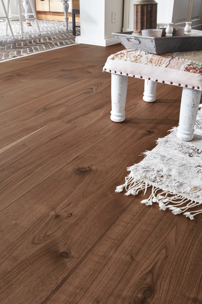 Паркетная доска Meister HD 400 Lindura Орех Американский лайвли 8523 2200×250×11 фото в интерьере Паркетная доска Meister HD 400 Lindura Орех Американский лайвли 8523 2200×250×11 фото в интерьере